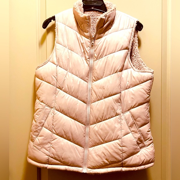 Reversible Puffer Vest. Mauve Pink - Picture 1 of 4